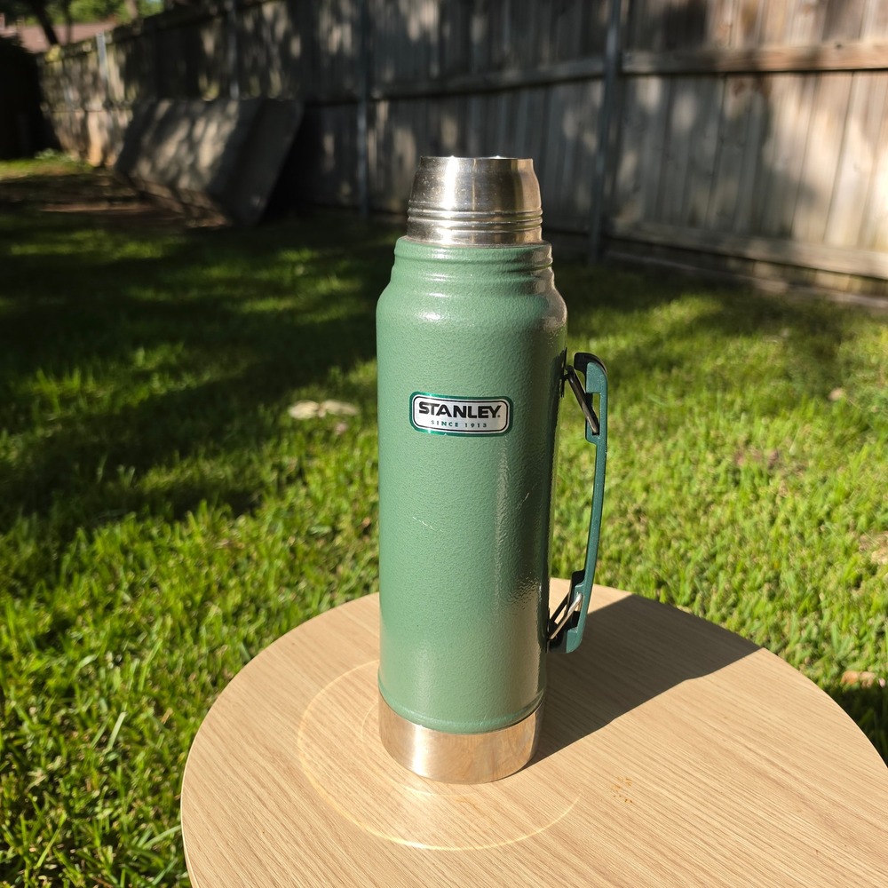 Stanley Classic Legendary Vacuum Insulated Hammertone Green 1.1qt 1000311 no top - Picture 1 of 5